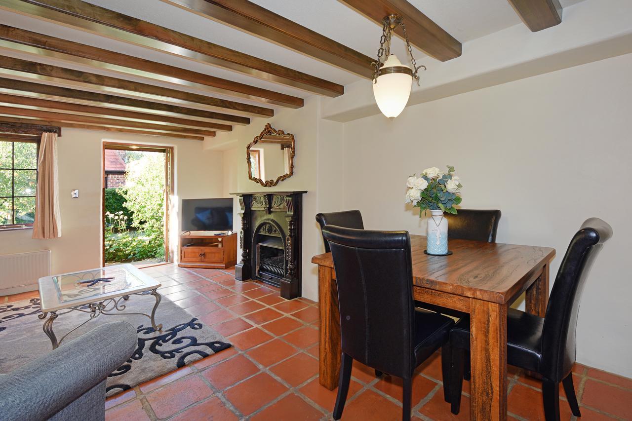 Compass - Monaco Apartment